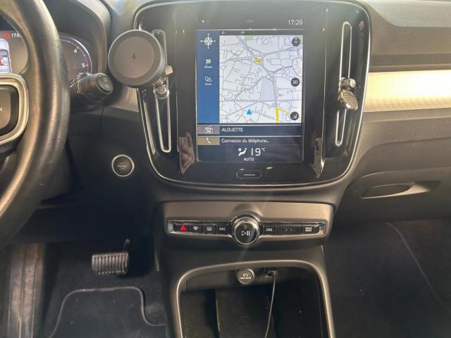 Volvo Xc40 image 2