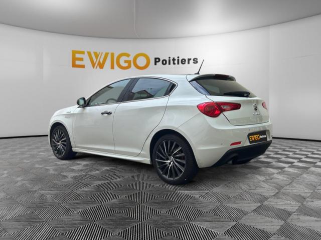 Alfa Romeo Giulietta image 8
