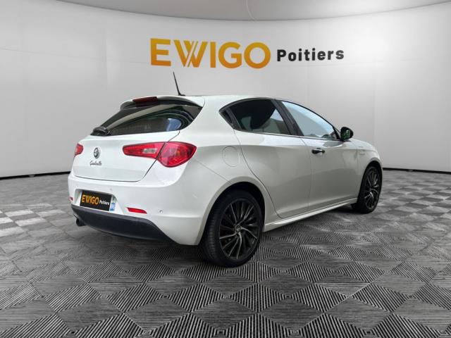 Alfa Romeo Giulietta image 2