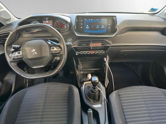 Peugeot 208 image 8
