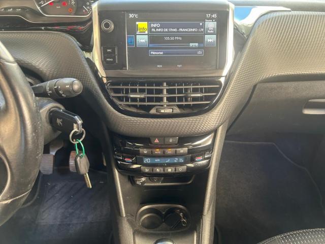 Peugeot 208 image 3