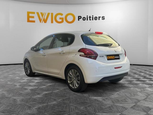 Peugeot 208 image 9