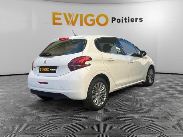 Peugeot 208 image 2