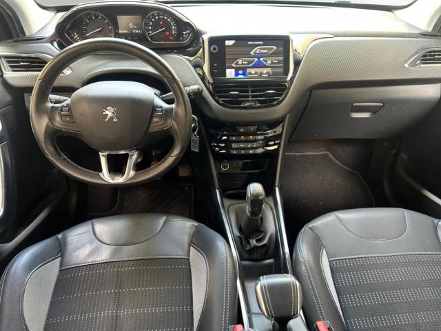 Peugeot 2008 image 8