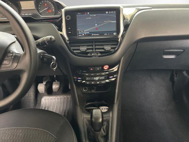 Peugeot 208 image 3