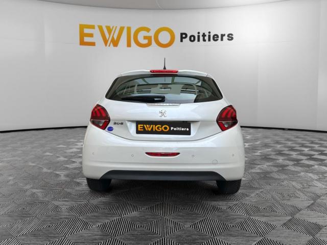 Peugeot 208 image 2