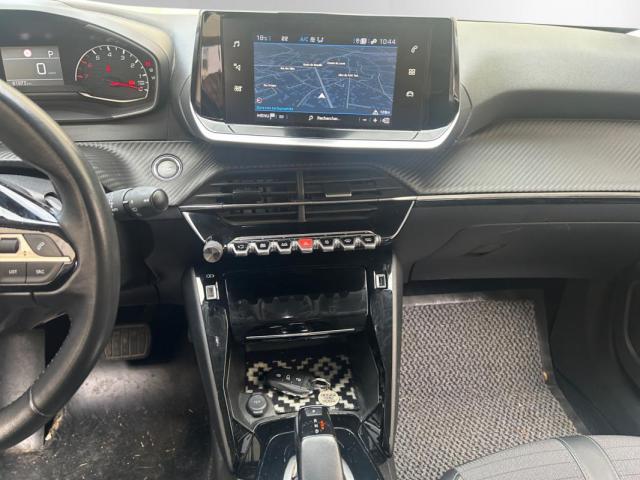 Peugeot 2008 image 9