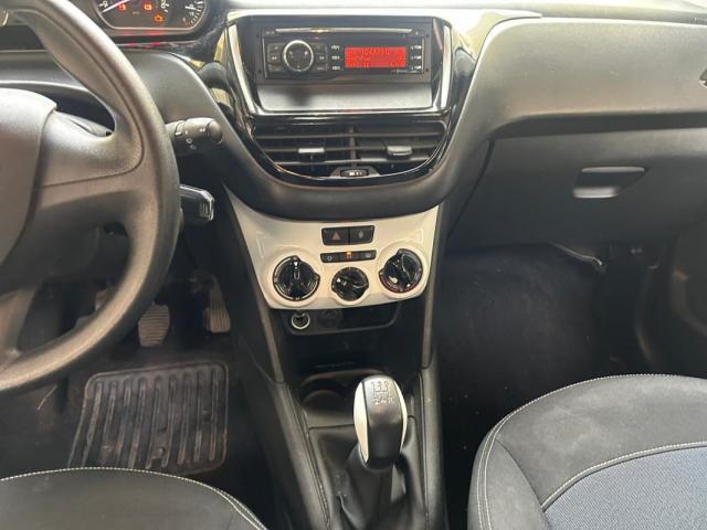 Peugeot 208 image 1