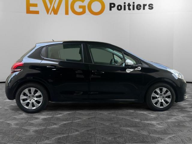 Peugeot 208 image 8