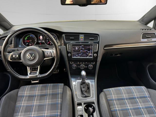 Volkswagen Golf image 7