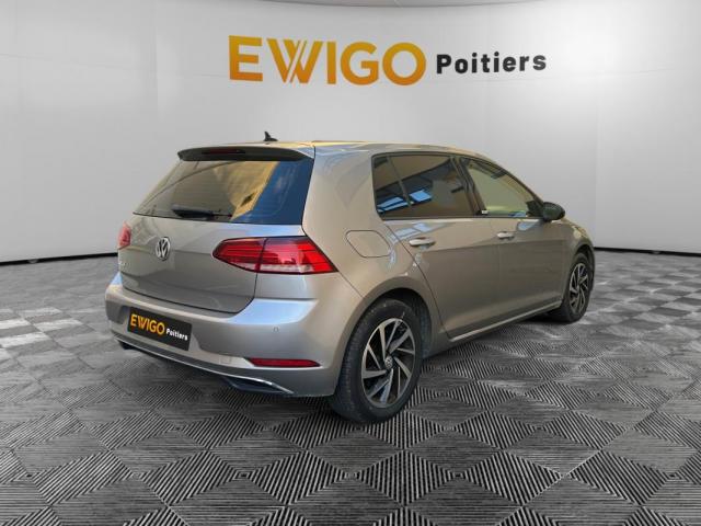Volkswagen Golf image 9