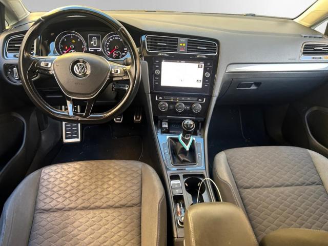 Volkswagen Golf image 8