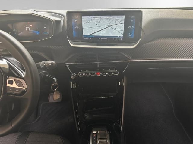 Peugeot 2008 image 3