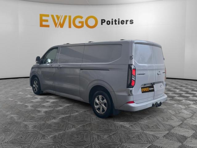 Ford Transit image 7