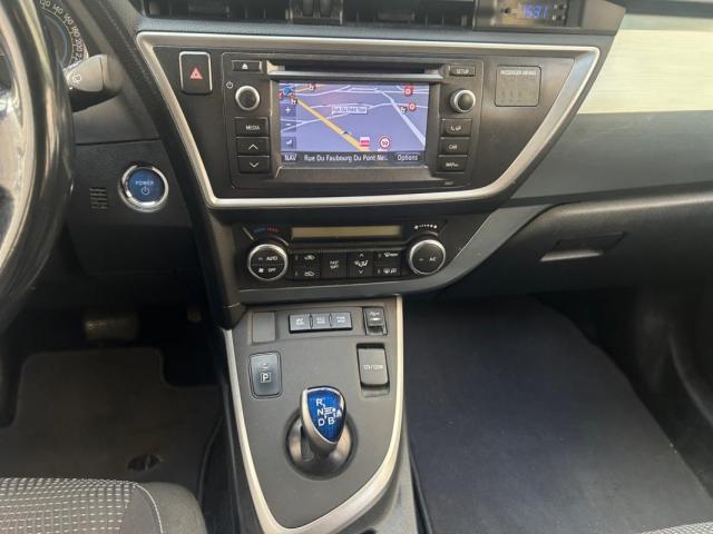 Toyota Auris image 8