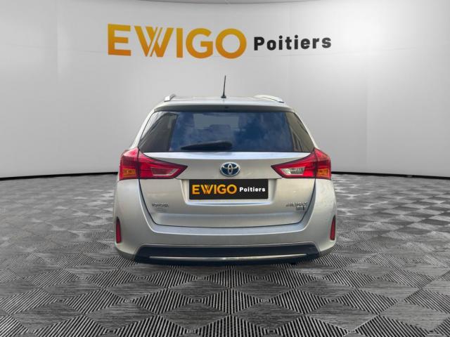 Toyota Auris image 1