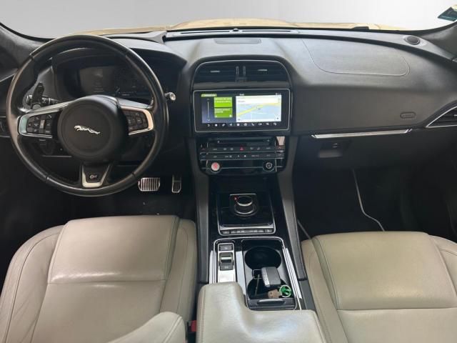 Jaguar F-Pace image 8