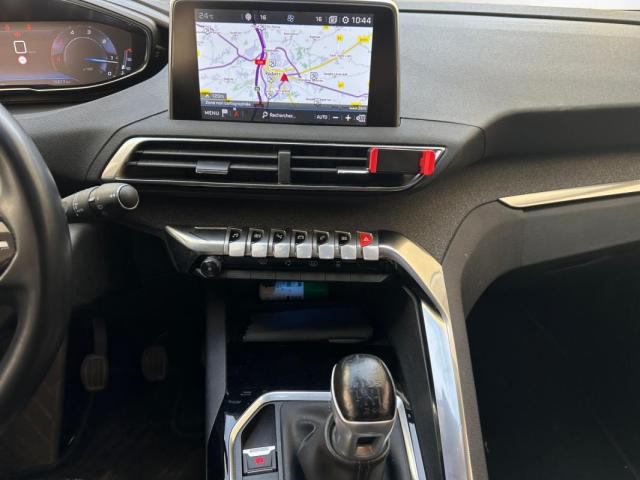 Peugeot 3008 image 1