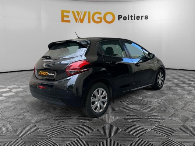 Peugeot 208 image 9