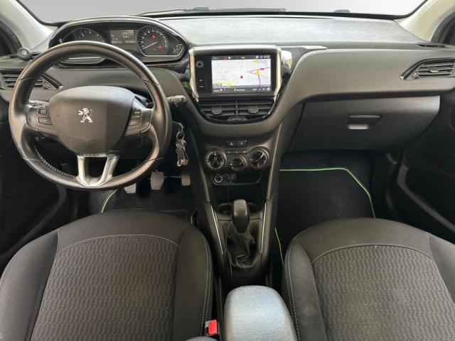 Peugeot 208 image 2