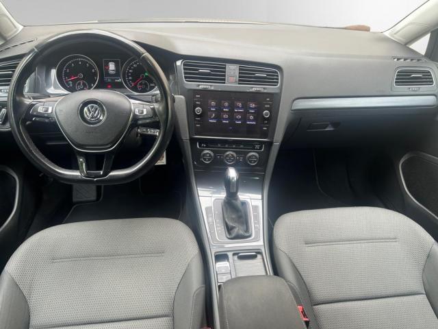 Volkswagen Golf image 8