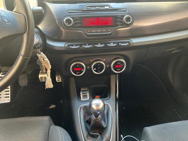 Alfa Romeo Giulietta image 5