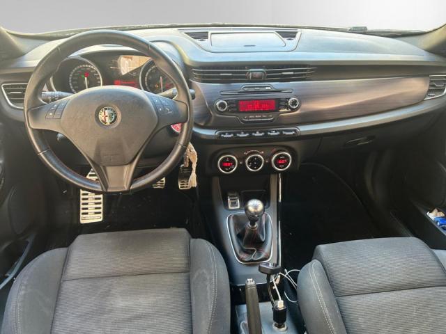 Alfa Romeo Giulietta image 9