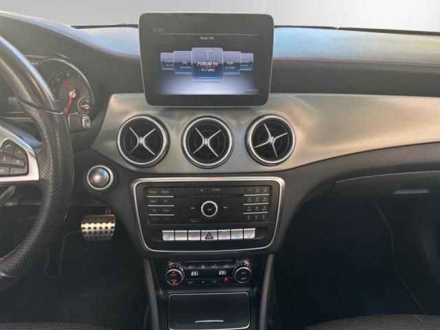Mercedes Benz Cla image 8