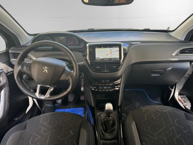 Peugeot 2008 image 2