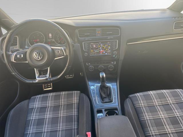Volkswagen Golf image 9