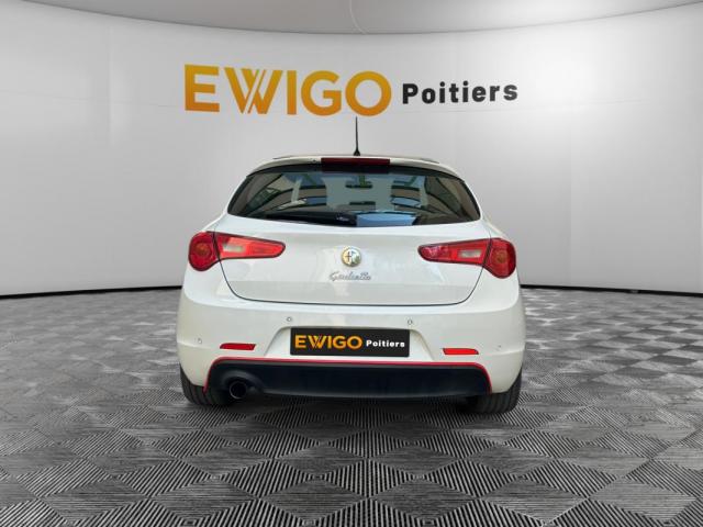 Alfa Romeo Giulietta image 8