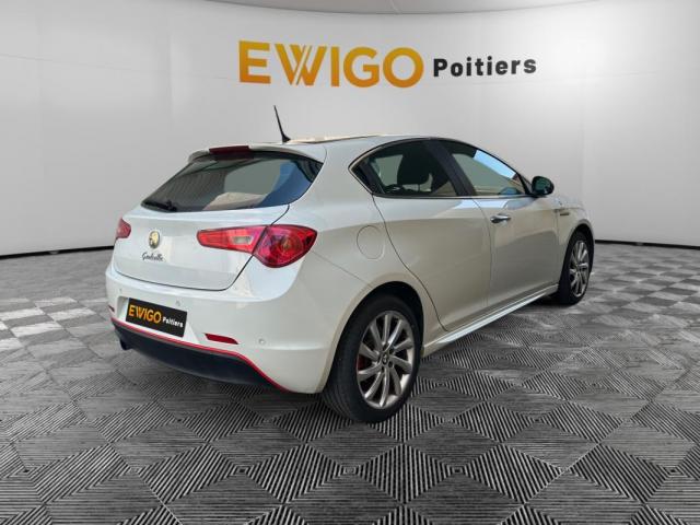 Alfa Romeo Giulietta image 4