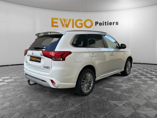 Mitsubishi Outlander image 5