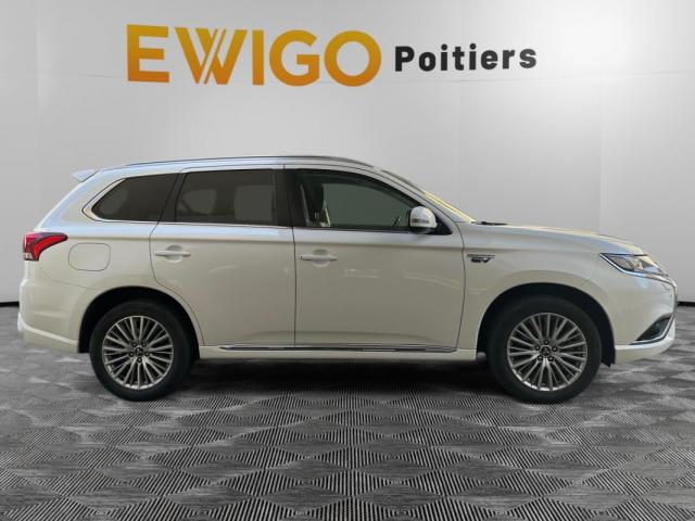 Mitsubishi Outlander image 1