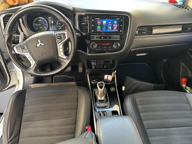 Mitsubishi Outlander image 7