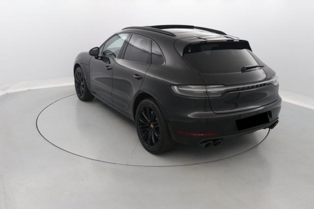 Porsche Macan image 1