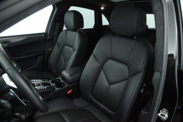 Porsche Macan image 9