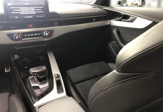 Audi A4 image 2