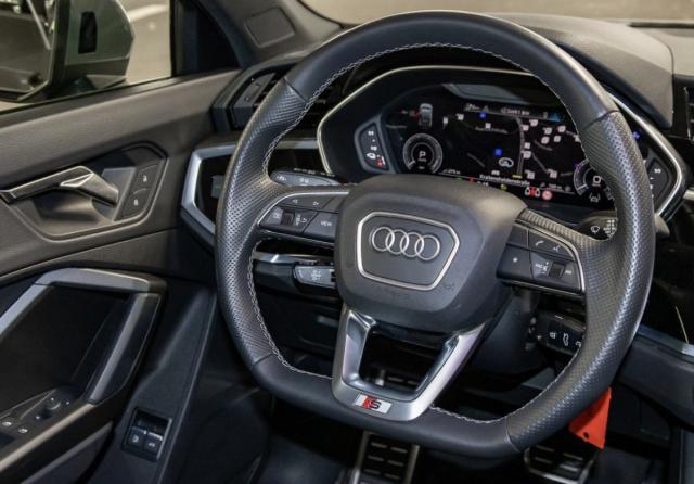 Audi Q3 image 8