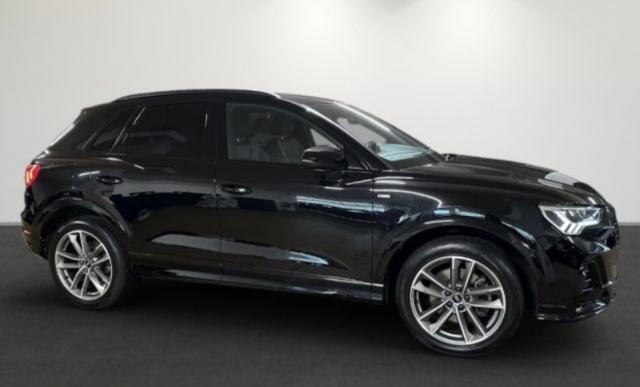 Audi Q3 image 8