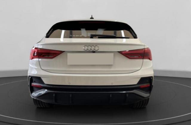 Audi Q3 image 2