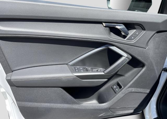 Audi Q3 image 8