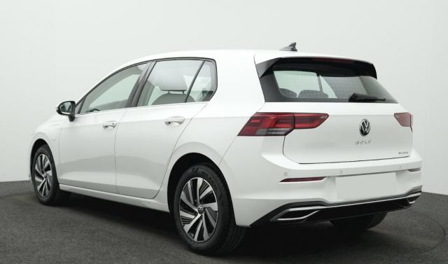 Volkswagen Golf image 9