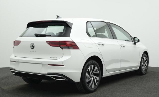 Volkswagen Golf image 5