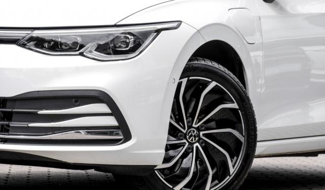 Volkswagen Golf image 1