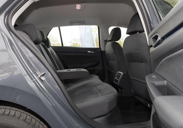 Volkswagen Golf image 9