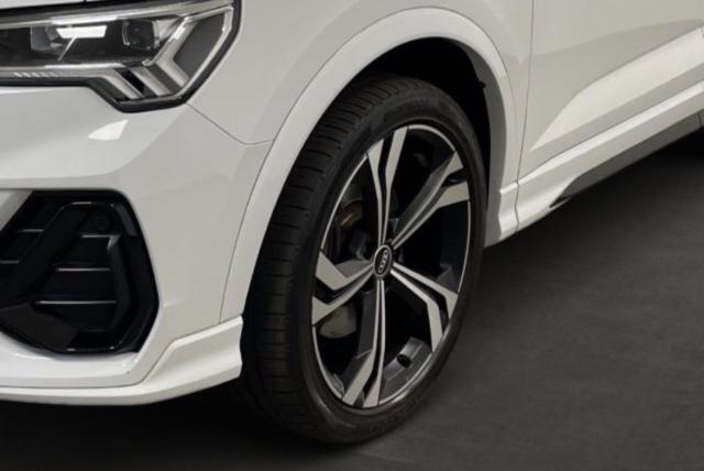 Audi Q3 image 8