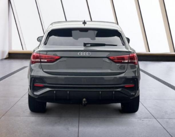 Audi Q3 image 9