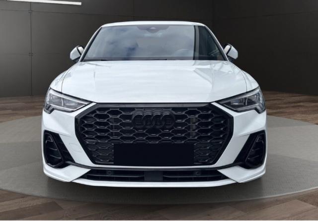 Audi Q3 image 6