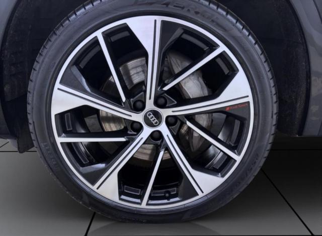 Audi Q5 image 8